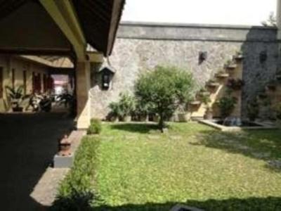 Maharani Guest House Джокякарта Екстериор снимка