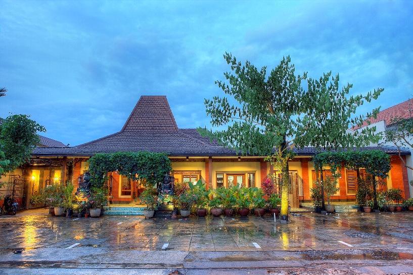 Maharani Guest House Джокякарта Екстериор снимка
