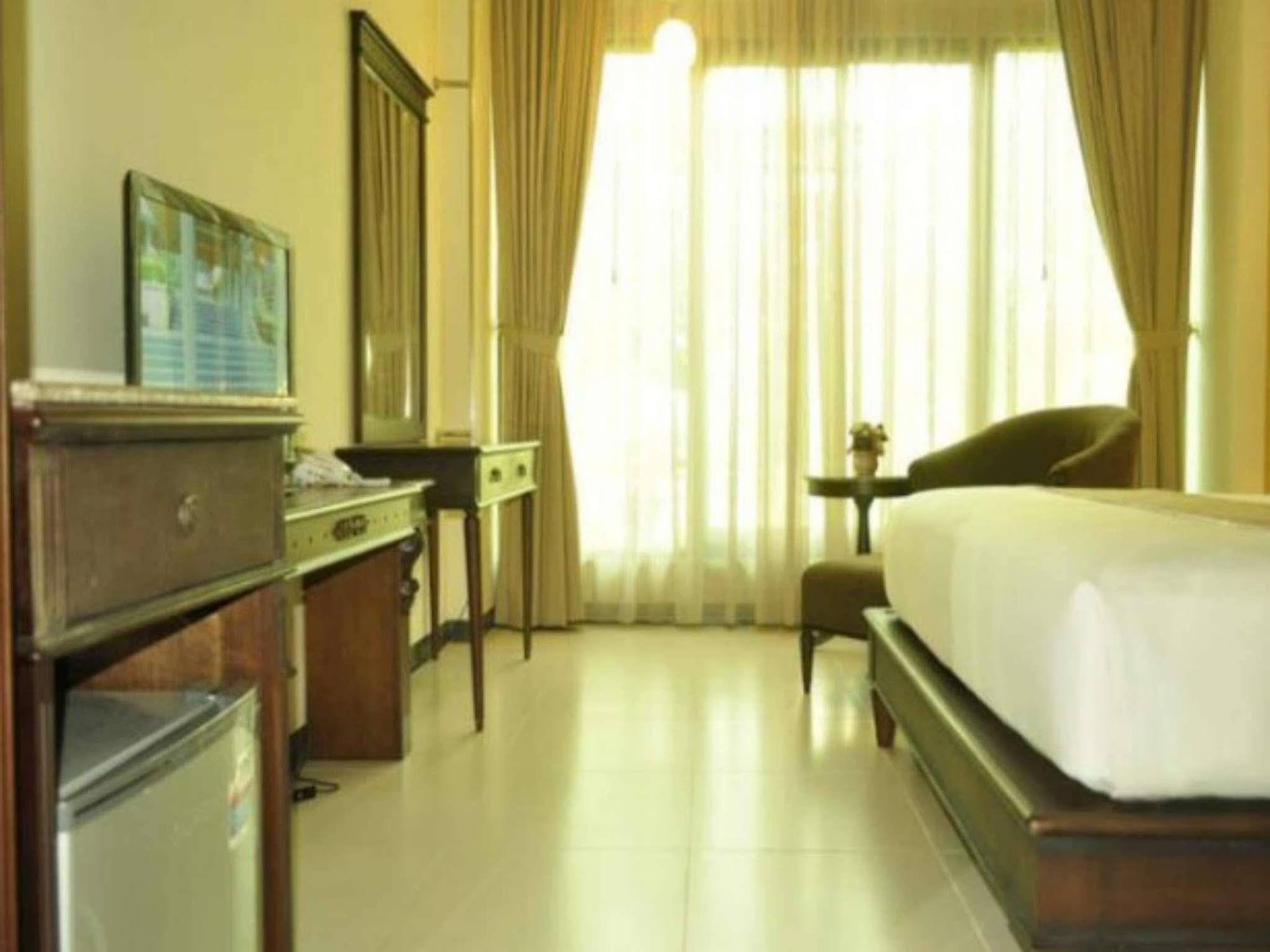 Maharani Guest House Джокякарта Екстериор снимка